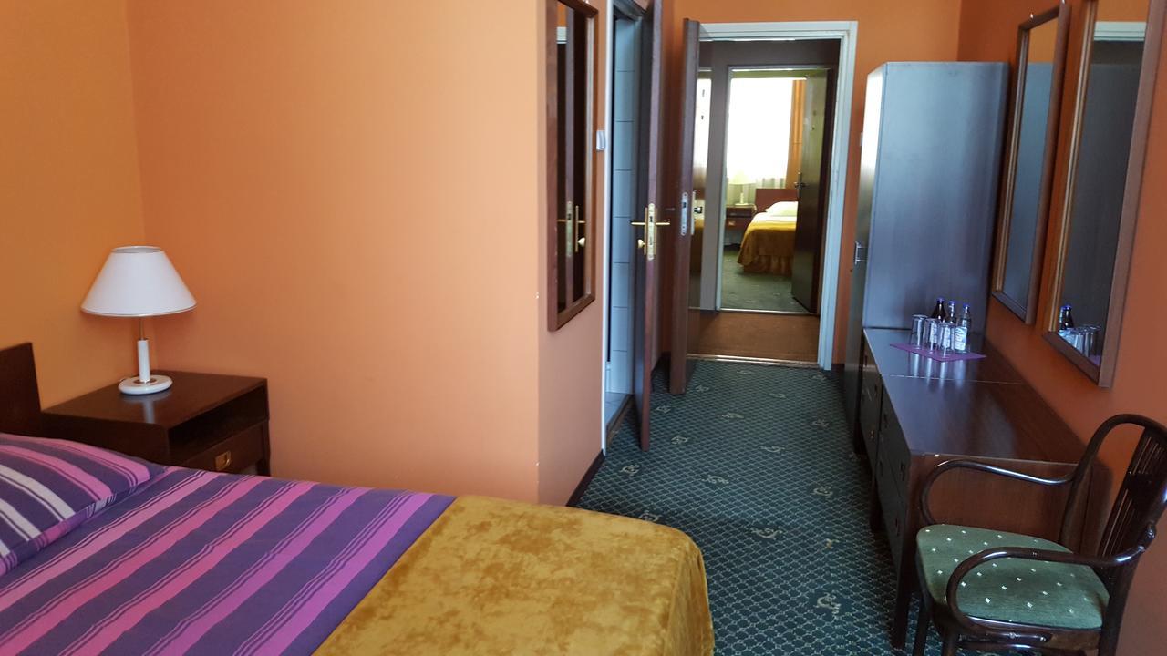 Wisla Mala Hotel Restauracja Pustelnik מראה חיצוני תמונה